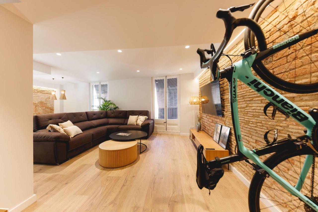 Bravissimo Cort Reial Duplex, Spacious With 3 Bedrooms Girona Kültér fotó