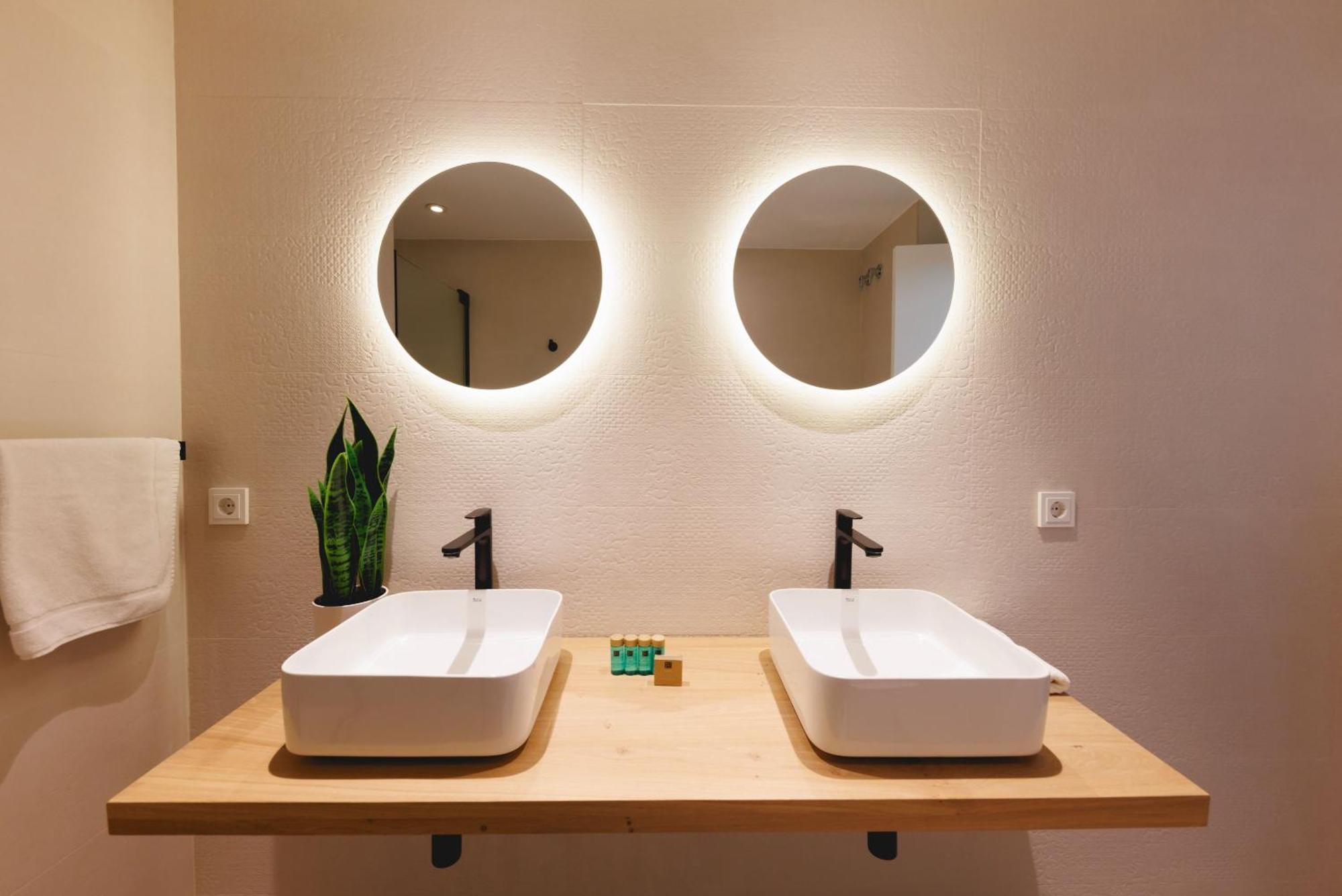 Bravissimo Cort Reial Duplex, Spacious With 3 Bedrooms Girona Kültér fotó